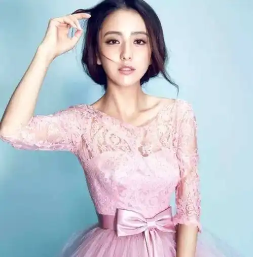 三十而已大火,曾经逼着佟丽娅弃演的粉丝登上了热搜