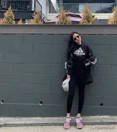 她是韩国最会穿基础款的女星,运动装都能穿出时髦的高级感