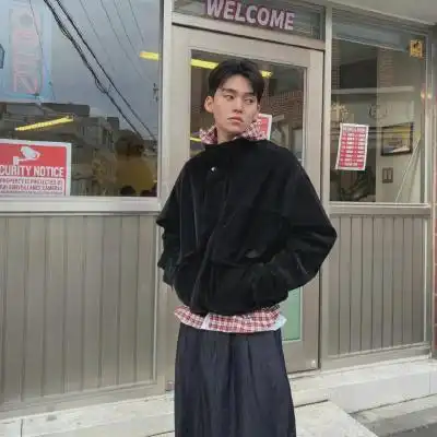 2023阳光开朗男生头像