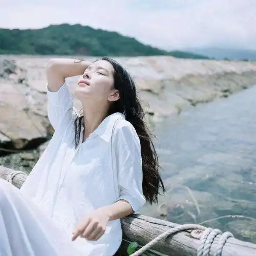 和普通关系的人聊天哪一瞬间会让你觉得能不能深交