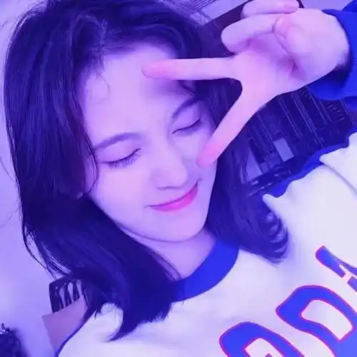 紫色超甜的女生头像,美女女生看过来