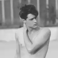 微信头像图片男成熟的吐烟微信头像图片大全