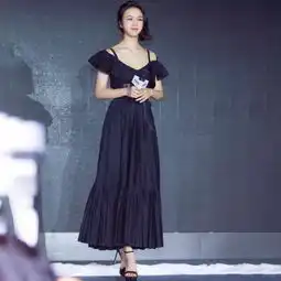 刘亦菲的四条带够美了,但看到吴昕的赫本撩坐不住了