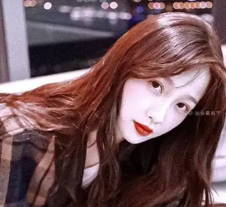 继lxl之后,时尚困难户杨幂也疯狂模仿韩国女团这发色跪了