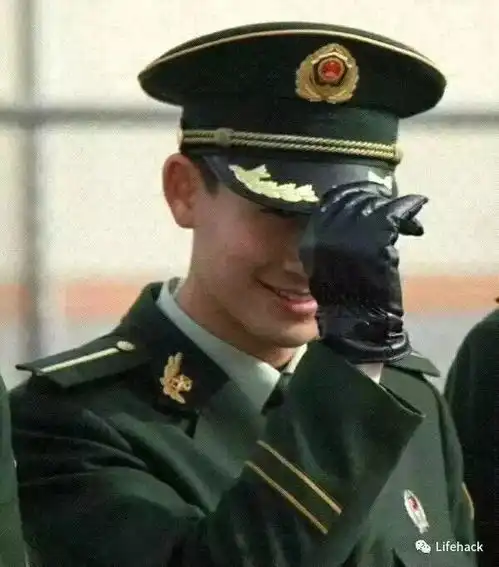 果然帅哥都上交给国家了,妹子们请勿舔屏