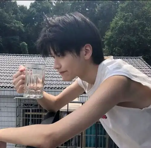 韩系头像男生高清头像真