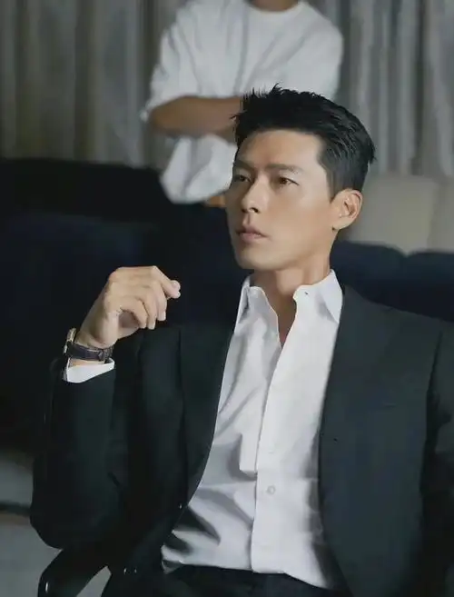玄彬终于回归排场大,新剧女主太漂亮,他穿西装重回男神脸