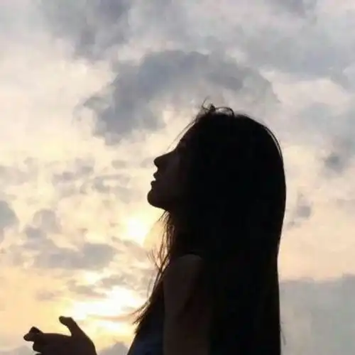 黑色侧脸头像男动漫系女