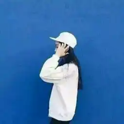 求情侣头像男生蓝色低头看下面脸朝右女生蓝色仰头看上面脸朝左
