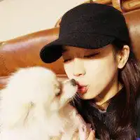 女生抱着狗的头像图片微信头像图片大全