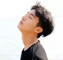 暖色系头像男头张一心