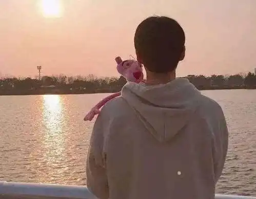 女生背影头像侧脸高冷