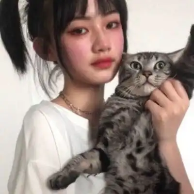 女生抱猫咪头像可爱好看你是例外唯一偏爱