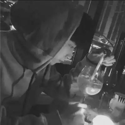 黑色系头像男生帅气部位