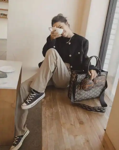 ins时尚博主tsangtastic小麦肤色休闲又正式通勤大女人风私服穿搭