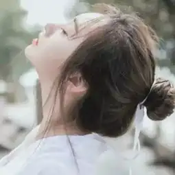 女生头像众生皆苦,你是草莓味