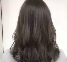 换个发色就能白一度过年最洋气的女生都染了新发色