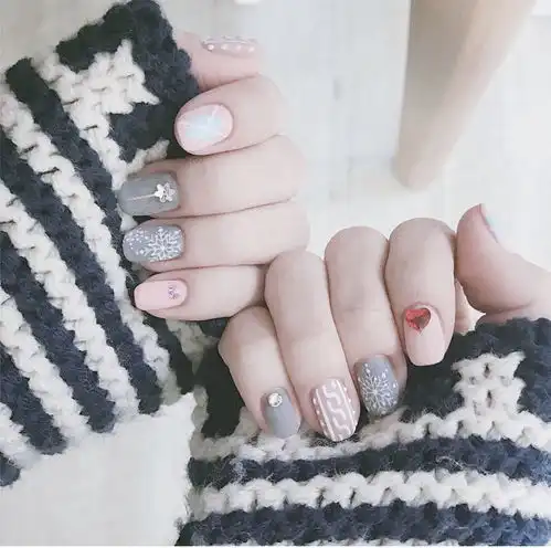 2018最美的磨砂美甲都在这,高级时髦尽显大牌范儿