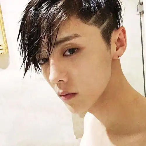 鹿晗的眼睛很美