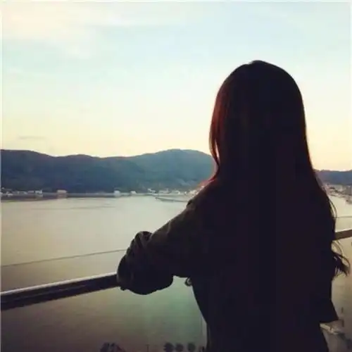 绿系女生头像背影图片蓝