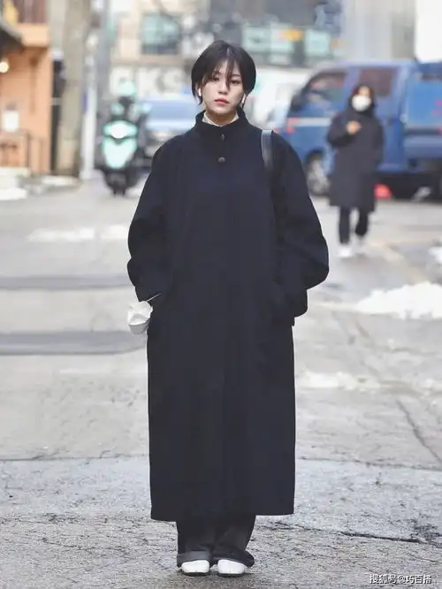 跟着韩国素人穿搭挑选冬季外套,韩系实用又有格调,上身效果很棒