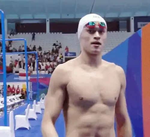 校园中遇不到的美好肉体,在这里可以随便看