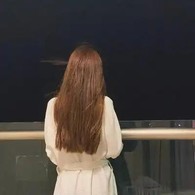 2021禁欲系不露脸的情侣头像有趣的人生一半是山川湖海