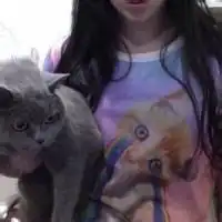 小女孩和猫咪的卡通头像微信头像图片大全