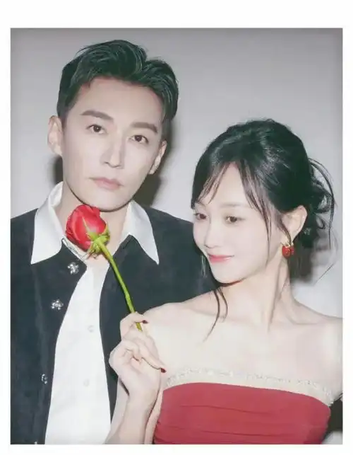 明星双人撕拉片合集徐艺洋黄子韬肤色差超好嗑