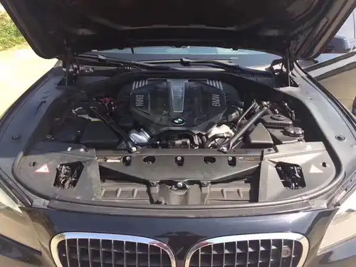 5年宝马7系狂降168万只要20万别说帕沙特也值