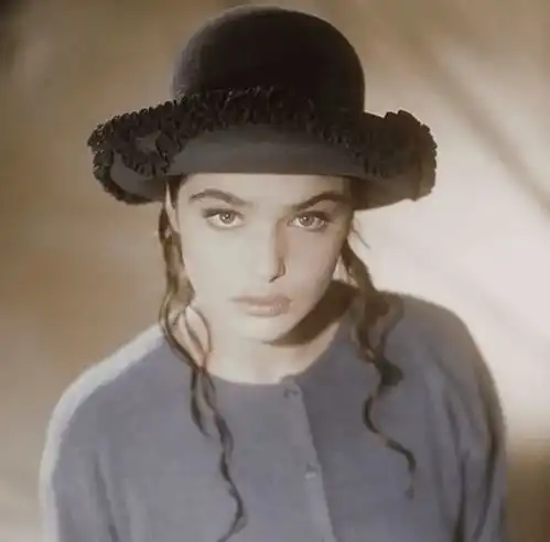 知识分子心中的性感女神,英伦玫瑰蕾切尔薇兹