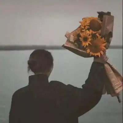 情侣头像一左一右唯美原宿风手捧花情侣头像双人