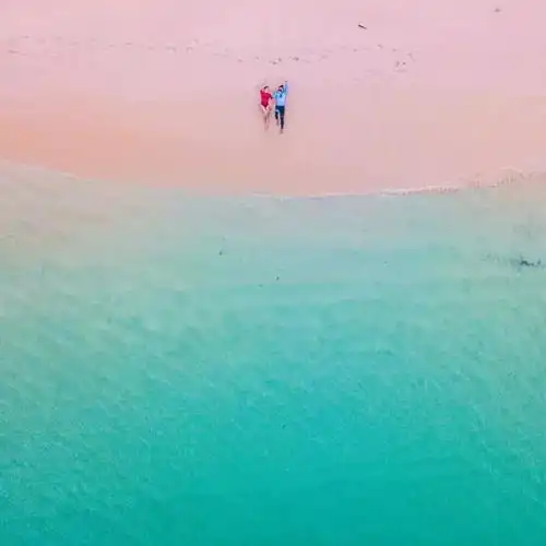 世界上最美的12种颜色的沙滩,你爱哪一种