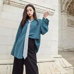 雀蓝色竖条纹衬衫女秋装2018新款长袖宽松简约休闲领带上衣