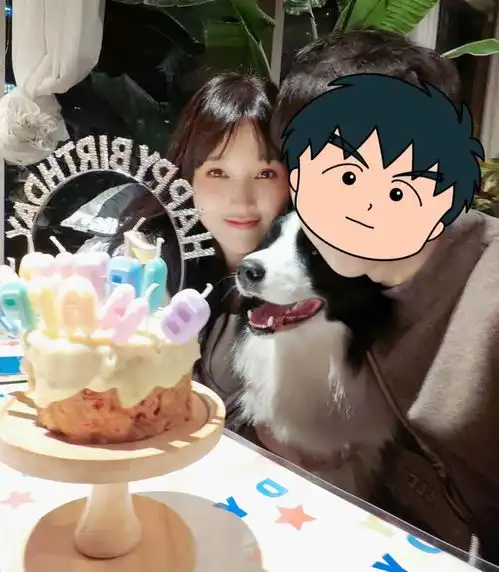 40岁金莎首晒男友合照,二人共度情人节好甜,姐弟恋中的小奶狗