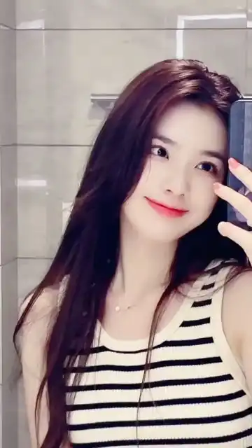 能人聪哥舔的女生
