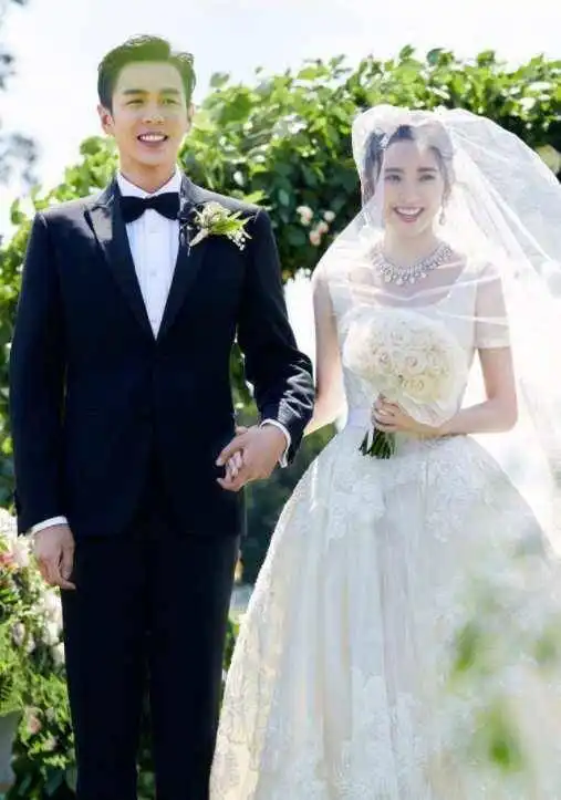 唐艺昕张若昀秀恩爱,一直用情侣头像,景甜磕到了