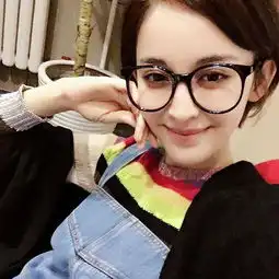 古力娜扎自拍闺蜜不肯露脸,对自己颜值不自信啊