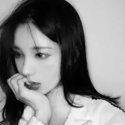 女头像霸气高冷黑白单纯的小成熟