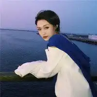 2019高冷气质女生头像蓝色背景