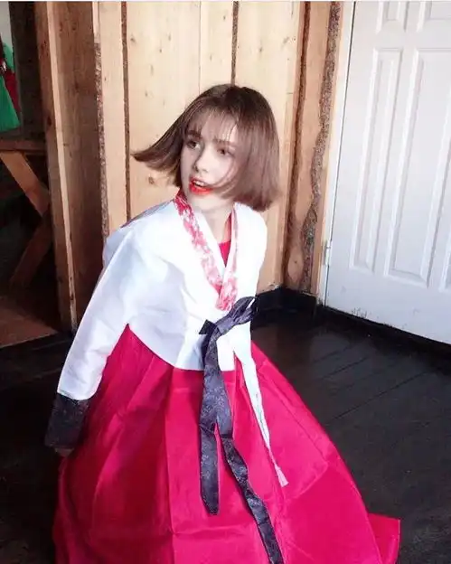 美颜高能预警ins爆红的混血美少女都给你准备好了