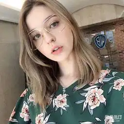 可爱卡通小美女头像俄罗
