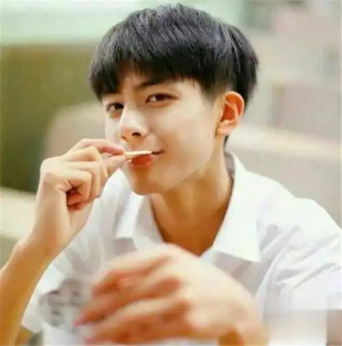 最爱拍马屁的五大星座第一名双子座,第二名射手座,有你吗