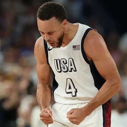 库里单场9记三分带领美国男篮逆天改命,谁说库里打不了fiba