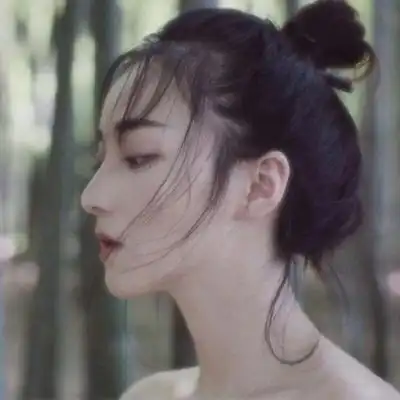 qq头像女生不露脸伤感