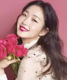 看腻了网红脸,瞬间感觉单眼皮女生时髦又美丽