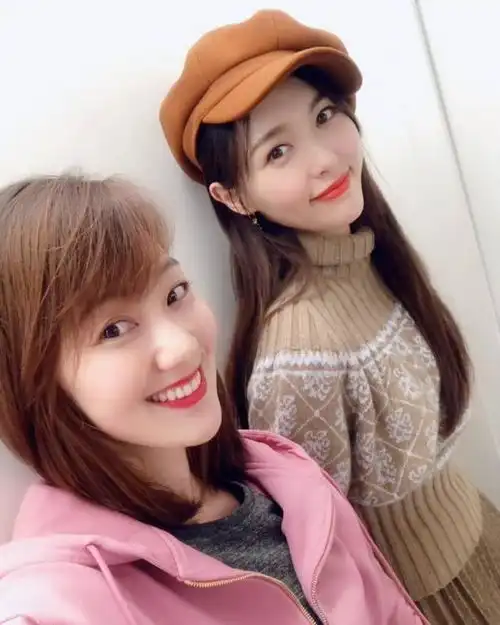 唐嫣晒与王冠合照笑容超治愈,与杨幂几次同台却零交流