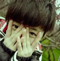 纯色与多彩混搭系男生头像