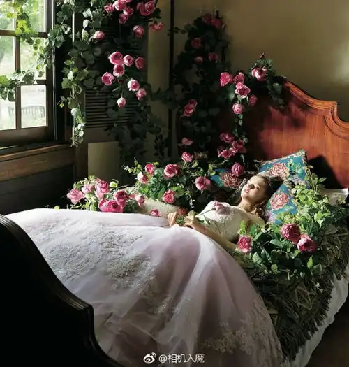 kuraudiaco.推出迪士尼公主系列婚纱