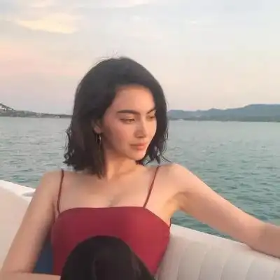 堕落系头像真人女生